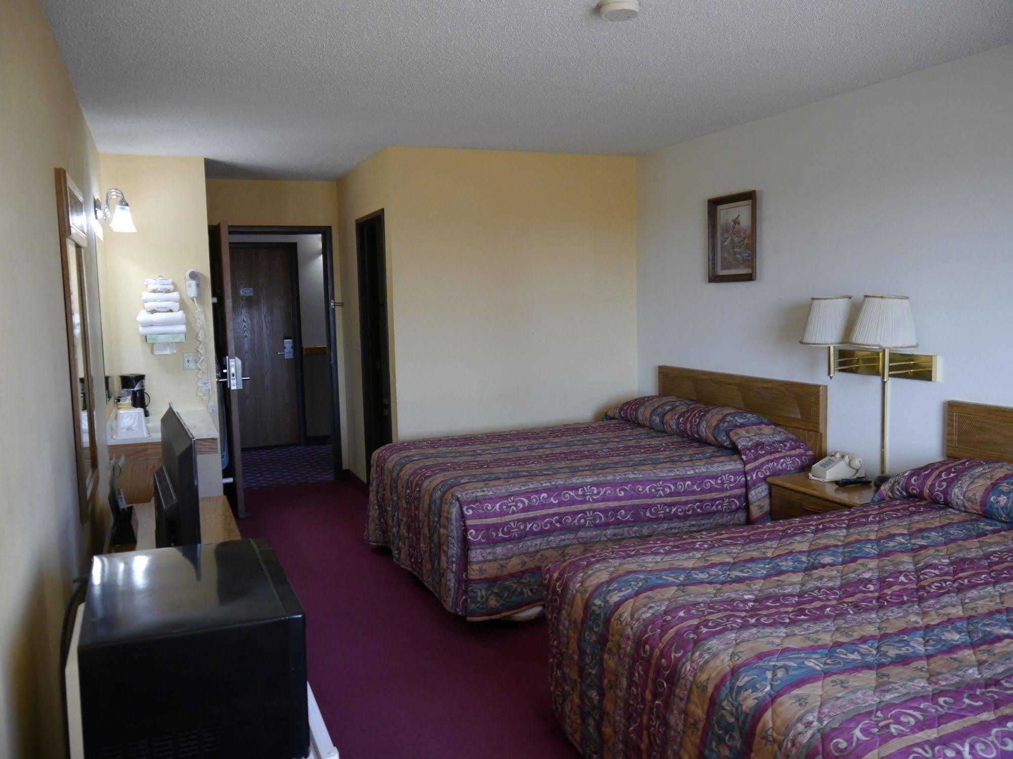 Westwood Inn & Suites - Kimball Extérieur photo
