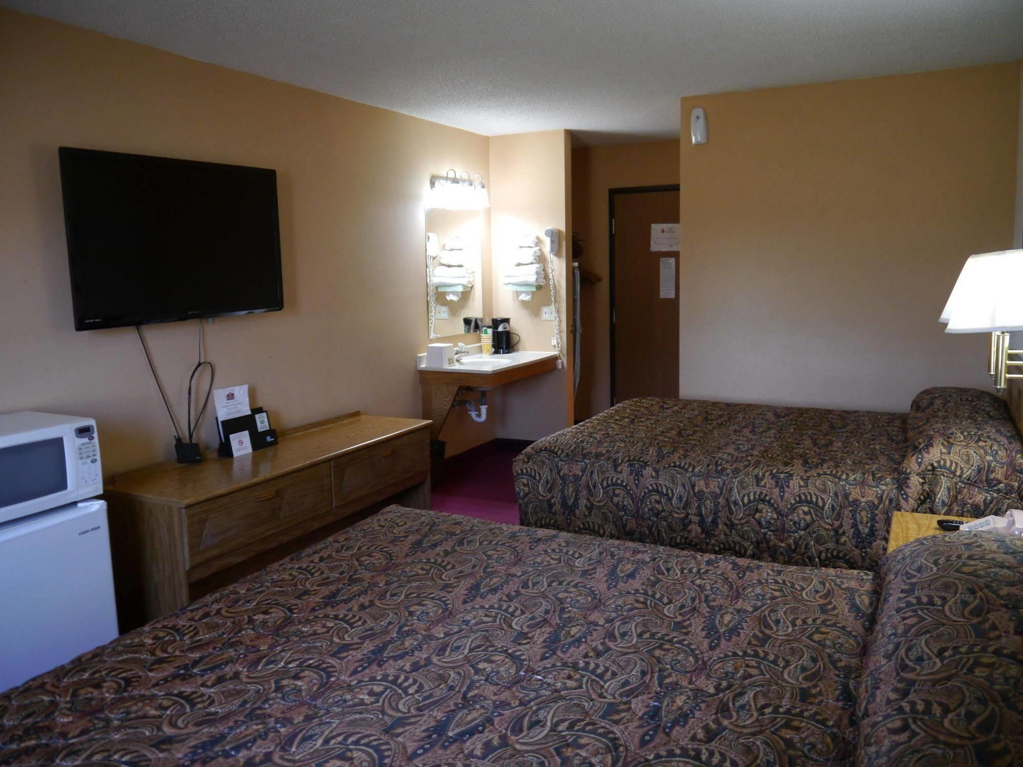 Westwood Inn & Suites - Kimball Extérieur photo