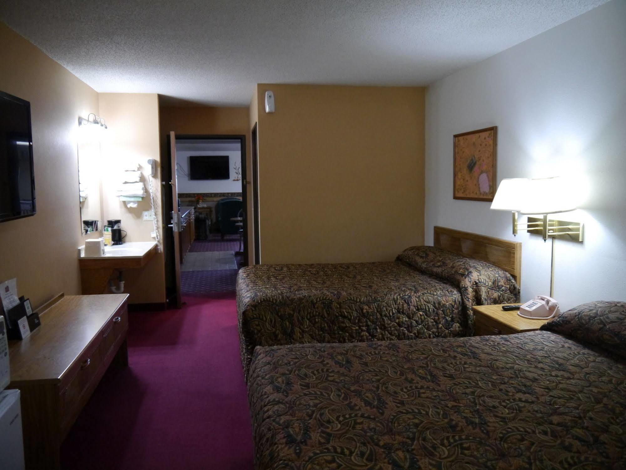 Westwood Inn & Suites - Kimball Extérieur photo